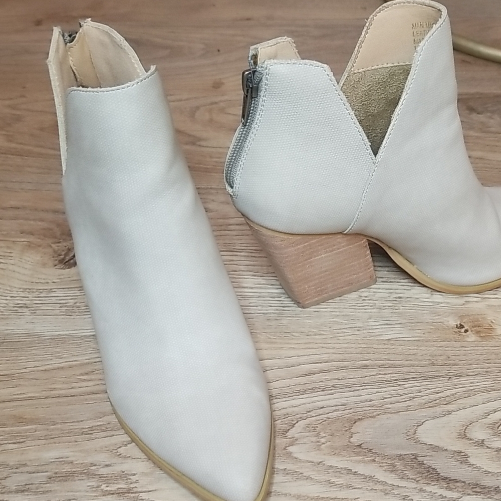 Mi.im Womens Beige Low Block Heel Booties Size 6.5